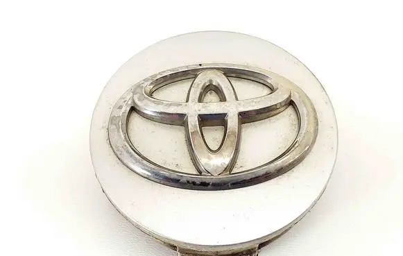 Toyota Auris E180 R20 wheel hub/cap/trim 4260302201
