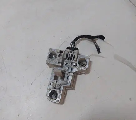 BMW 3 E46 Tail light bulb cover holder 6900471