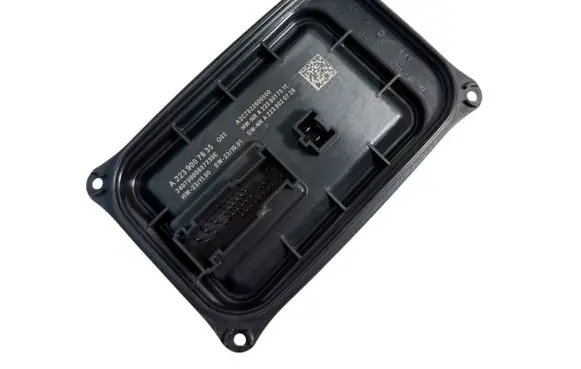 Mercedes-Benz C W206 Voltage converter/converter module A2239007635