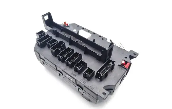 Mercedes-Benz CLS C219 Fuse module A2219067200 10020106 10024618