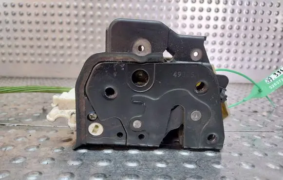 Audi A6 S6 C6 4F Front door lock S26372334 4F1837016