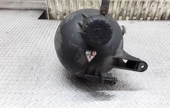 Mercedes-Benz B W245 Coolant expansion tank/reservoir 1695000149