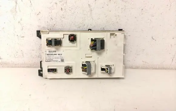 Mercedes-Benz A W176 Comfort/convenience module A1569007402