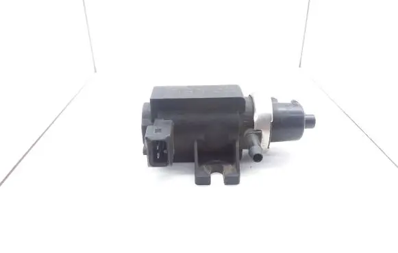 Audi A6 S6 C4 4A Brake central valve 1H0906627 72190320