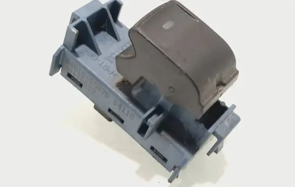 Toyota Avensis T270 Electric window control switch 8481005070 30170097