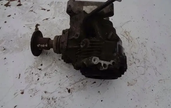 Nissan X-Trail T30 Gearbox transfer box case 