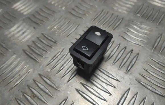 BMW 5 E39 Electric window control switch 8368932