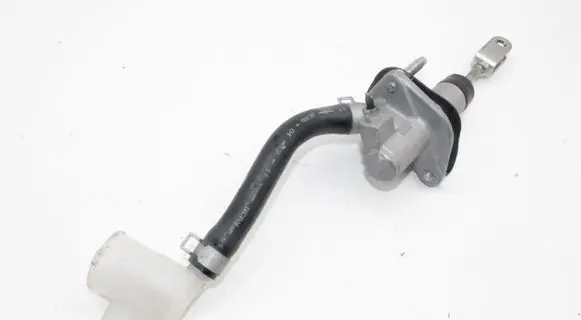 Nissan 370Z Clutch slave cylinder 