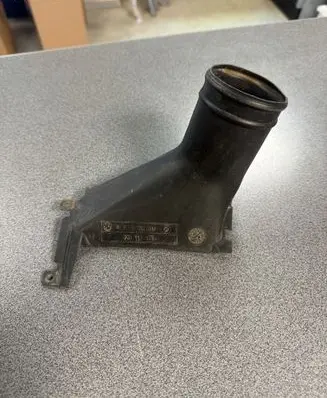 BMW 5 E39 Brake cooling air channel/duct 51118160855