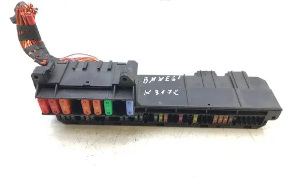 BMW 5 E60 E61 Fuse module 6957330 k3172