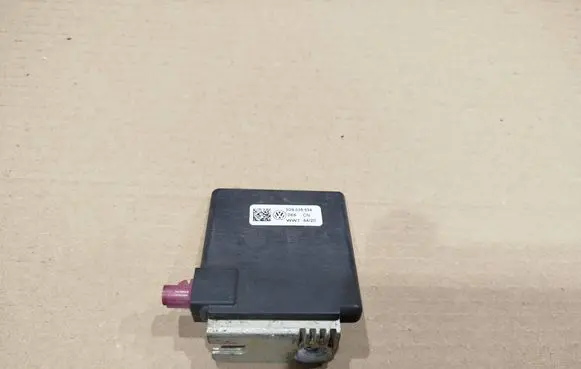 Volkswagen Crafter Aerial antenna amplifier 3G9035534