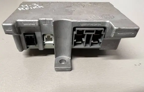 Mitsubishi Colt Power steering control unit/module A4545450032 A68000F22