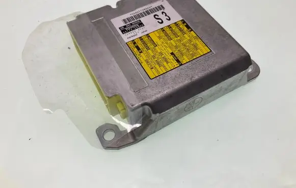 Lexus RX 450H Airbag control unit/module 8917048B40 1508008651 06865108QGX