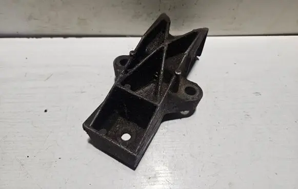 Citroen Xsara Engine mounting bracket 9151633880