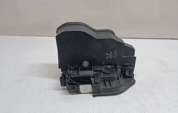 BMW 5 F10 F11 Front door lock 7229461