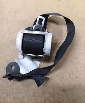 Opel Vectra C Rear seatbelt 041039