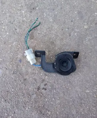 Front door high frequency speaker