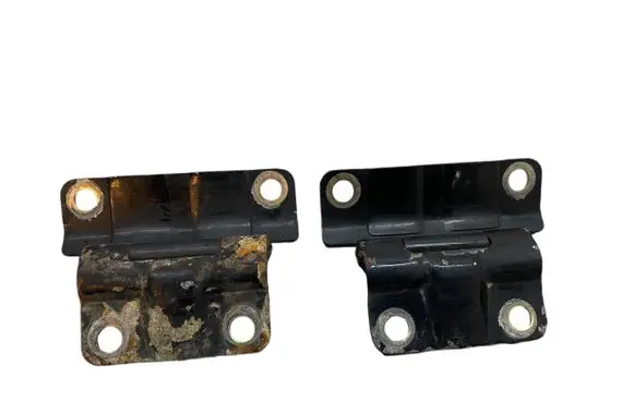 Mitsubishi L200 Tailgate/trunk/boot hinge