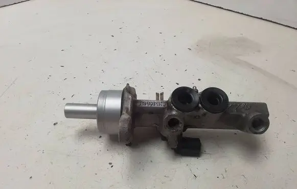 Volkswagen Golf V Master brake cylinder 1K1614019F