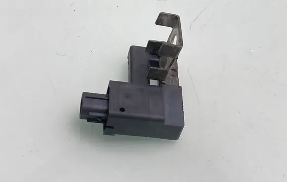 Toyota RAV 4 (XA30) Battery relay fuse 2885028040