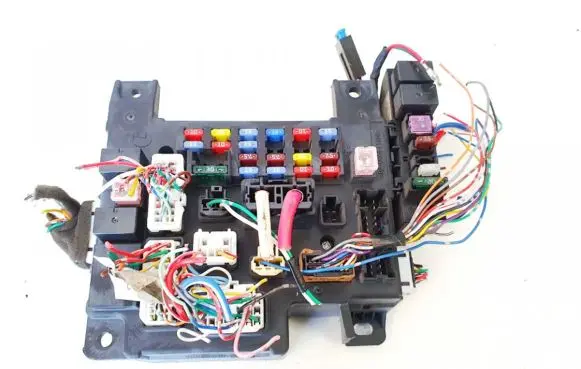 Peugeot 4007 Fuse box set 8637a318 00233286