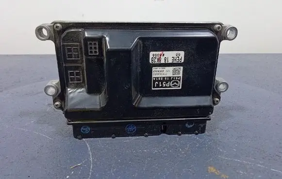 Mazda 3 II Engine control unit/module ECU P51J18881A