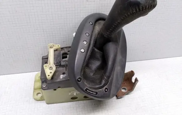 Chrysler Sebring (ST-22 - JR) Gear shifter/selector 428502 04593334AH