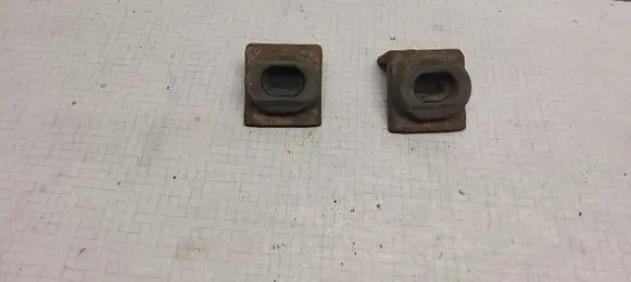 Chrysler Town u0026 Country IV Radiator mount bracket