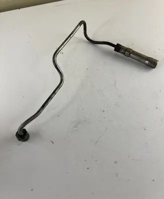 Mitsubishi Pajero Fuel injector supply line/pipe 