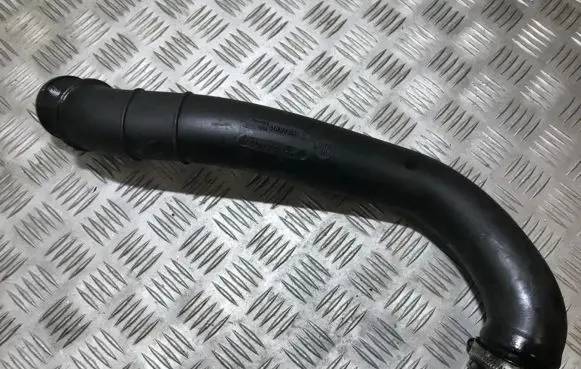 Intercooler hose/pipe