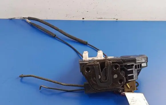 Hyundai Santa Fe Front door lock