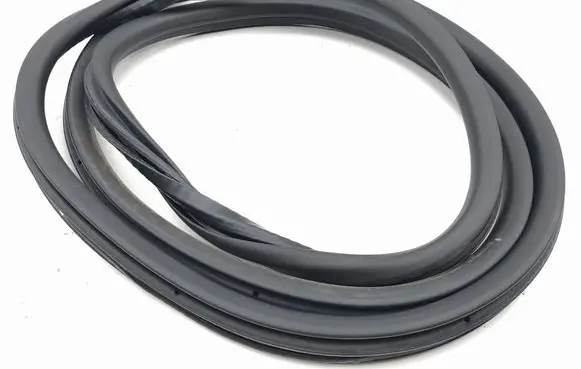 Peugeot 5008 II Front door rubber seal