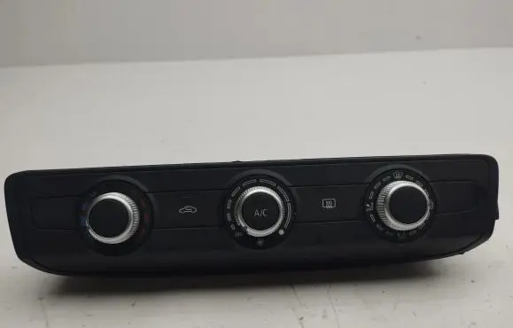 Audi A1 Climate control unit 83A820047