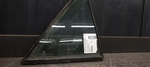Lexus IS 200-300 Rear side window