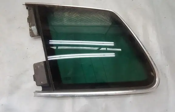 Volkswagen Touareg I Rear side window as3