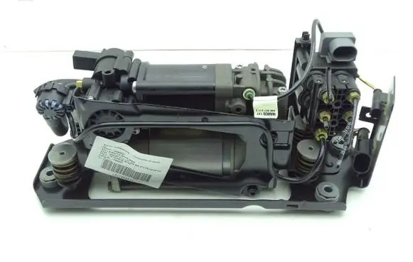 Rolls-Royce Ghost I Air suspension compressor/pump 6850319