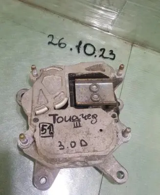 Volkswagen Touareg III Gearbox mounting bracket 4M0390133M