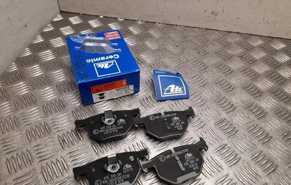 BMW 5 E60 E61 Brake pads (rear) 13047071742