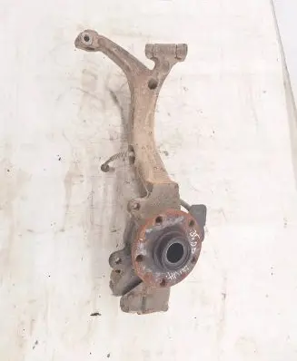 Volkswagen PASSAT B5 Front wheel hub spindle knuckle