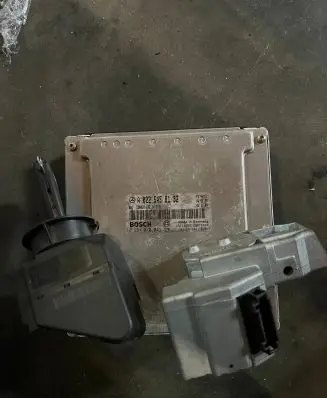 Mercedes-Benz E W210 Engine ECU kit and lock set A0225458132 0281010043