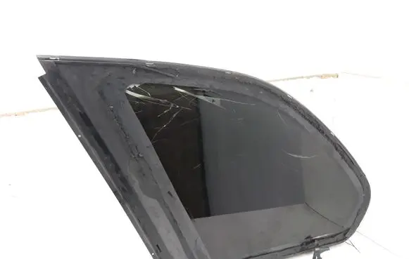 BMW X5 E53 Rear side window AS3