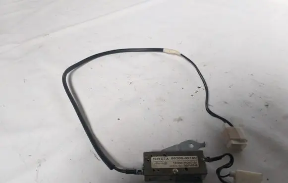 Toyota Avensis T250 Aerial antenna amplifier 8630005100