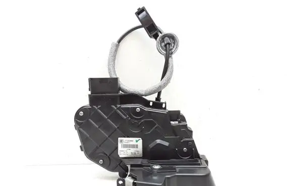 Volvo V70 Front door lock 31253665