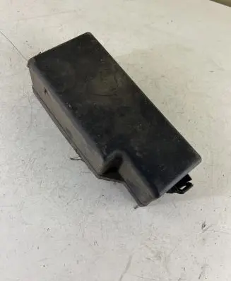 Nissan Navara D40 Fuse box cover 63564373