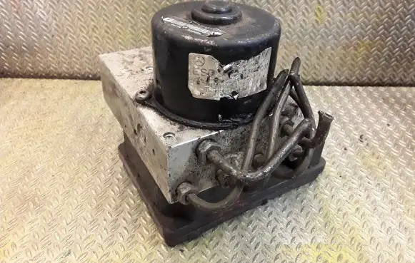 Mercedes-Benz C W203 ABS Pump 0044315412 2095451432
