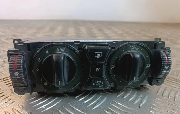 Mercedes-Benz E W210 Climate control unit 2108303185 9140010371 C1096207