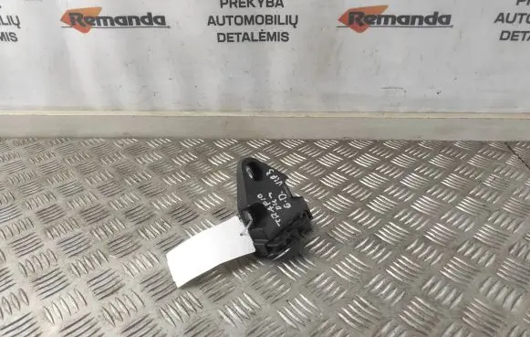 Loading door lock