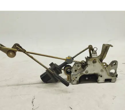 Mercedes-Benz 380 560SEC C126 Front door lock 1267230108 A1267230108
