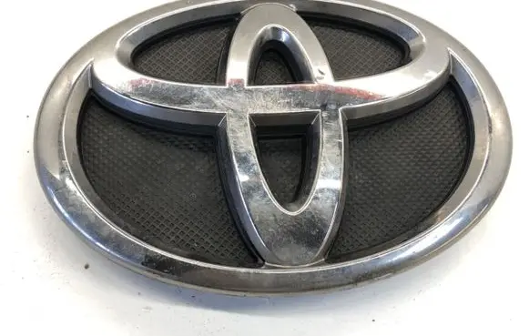 Toyota Yaris Cross Manufacturer badge logo/emblem 7531002050