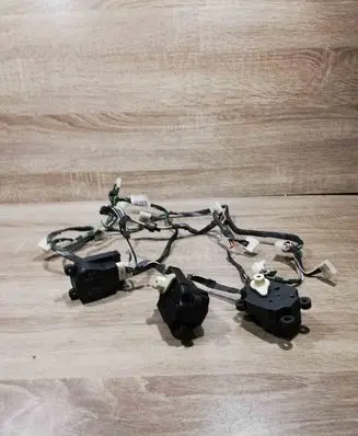 Mercedes-Benz S W220 Air flap motor/actuator 9001616 2208302315 38236
